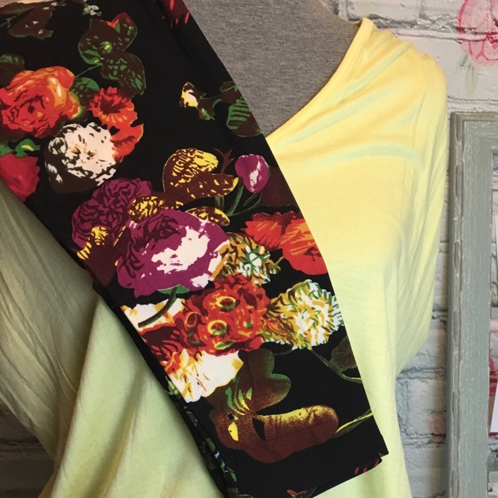 Amelia James Buttery Soft Capris Cat Tail Leggings